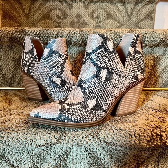 $148 EEUC Steve Madden Camryn Snake Print Ankle Boots Bootie Heels Shoes Sz 7.5 - Picture 2 of 8